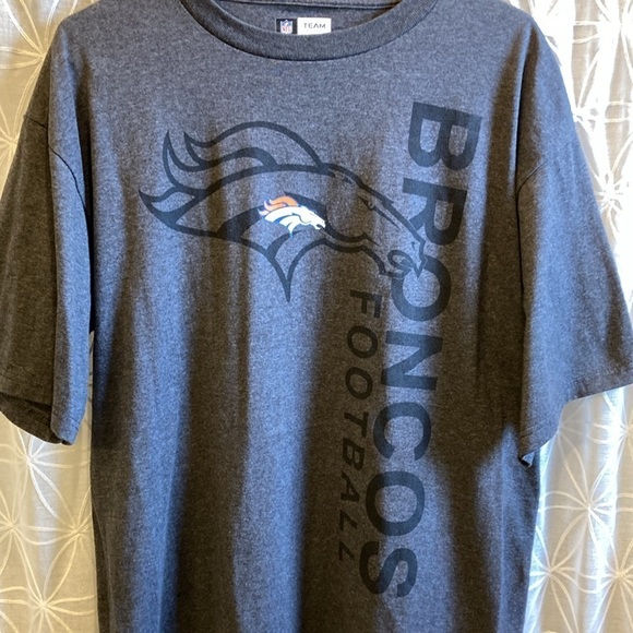 Denver Broncos T-shirt - Picture 2 of 6